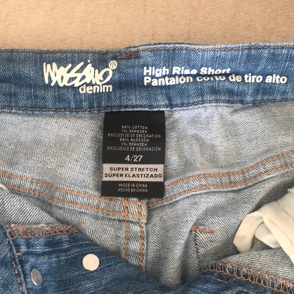 Shorts - Picture 2 of 3